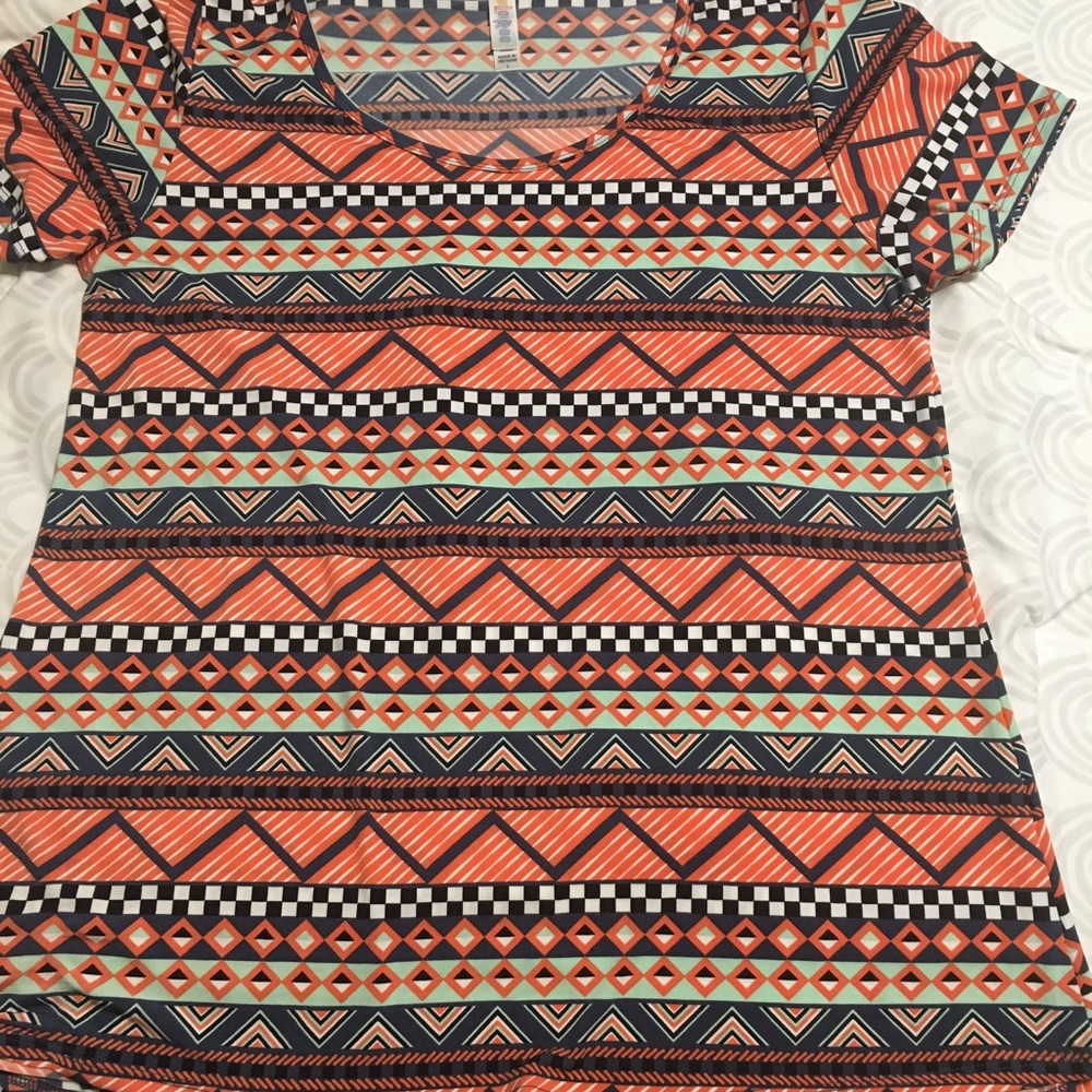 LulaRoe Classic T Large